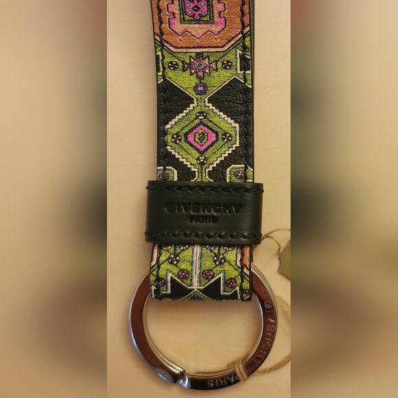 Givenchy keychain - Picture 4 of 4